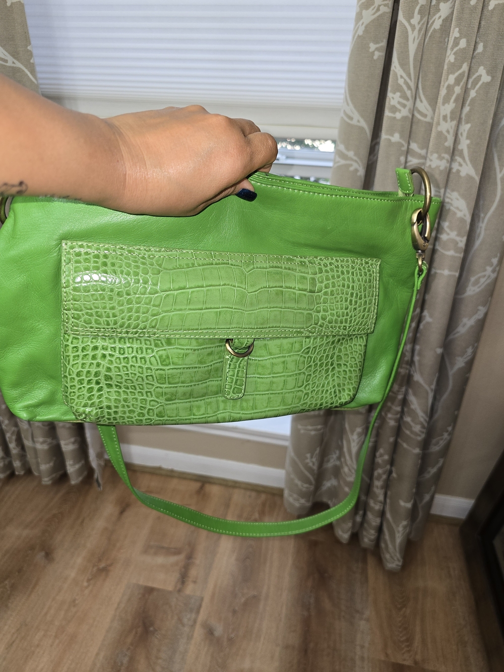 Sondra Roberts Lime Green Croc-Embossed Shoulder Bag - Picture 11 of 11